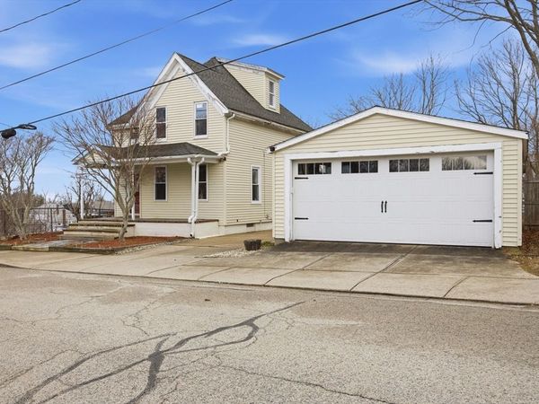 12 Savery Ave, Plymouth, MA 02360