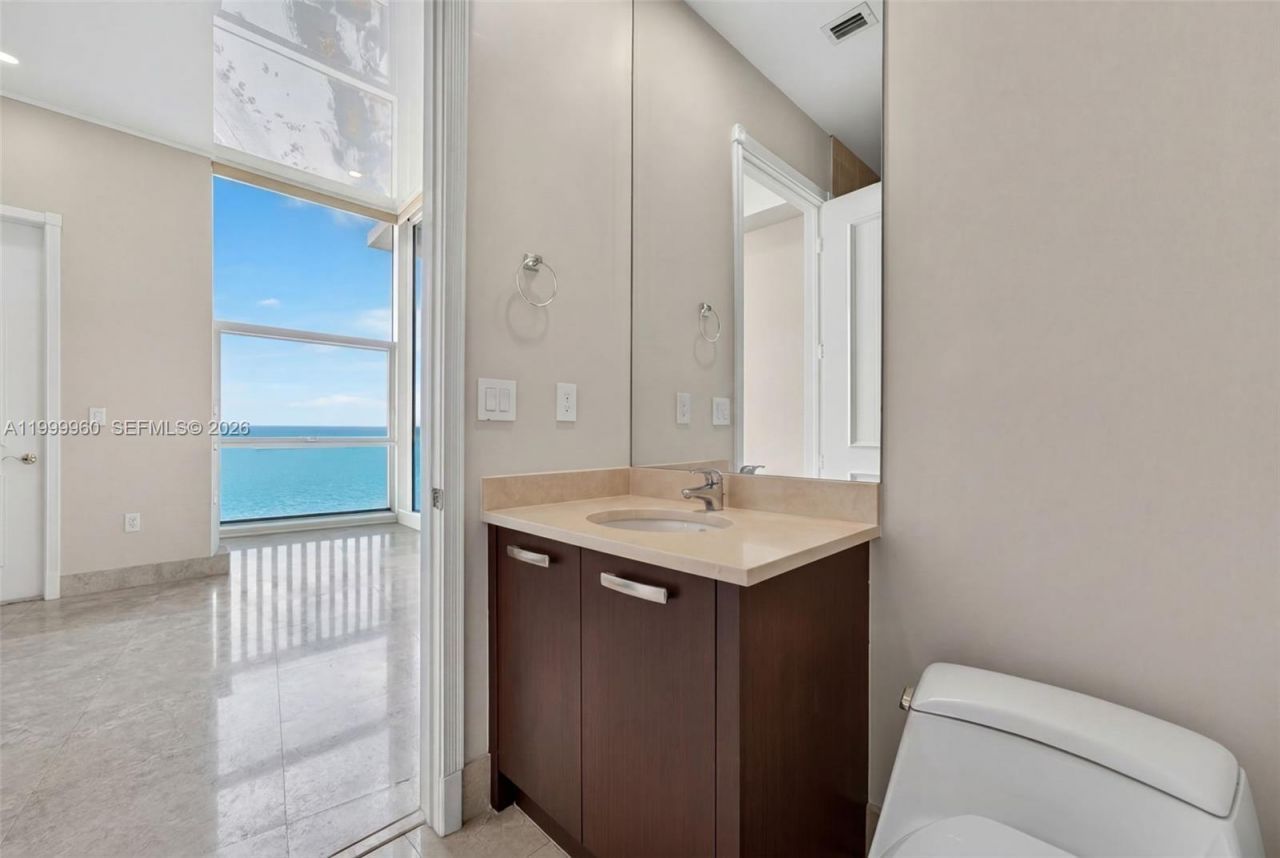 18101 Collins Ave, Unit 5104, Sunny Isles Beach, FL 33160 Photo