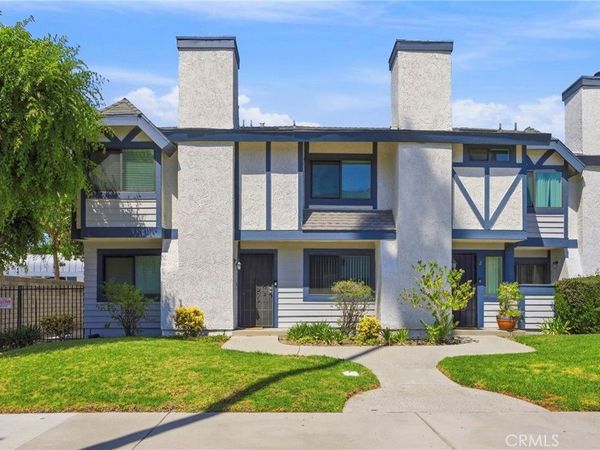 19231 Sherman Way, Unit 1, Reseda, CA 91335