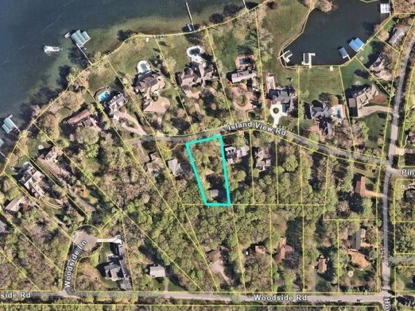 27755 Island View Rd , Shorewood, MN 55331