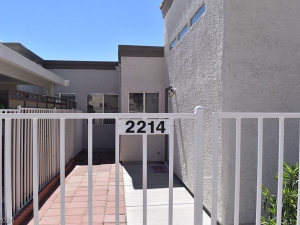 2214 Pebble Creek Lane, Laughlin, NV 89029