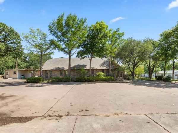 1317 East, Graham, TX 76450