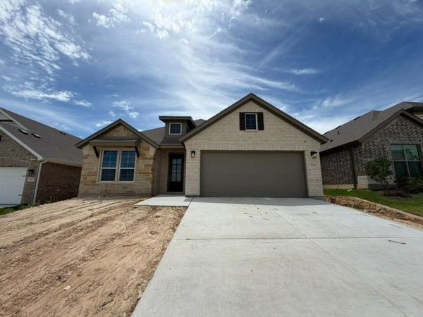 509 Waterford Park Boulevard, Weatherford, TX 76087