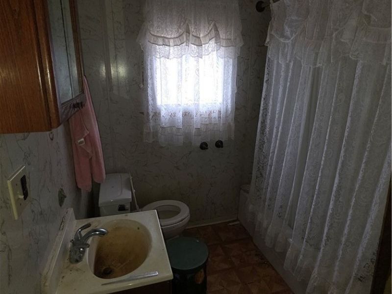 2031 Pickering Street, East Liverpool, OH 43920 Photo 14