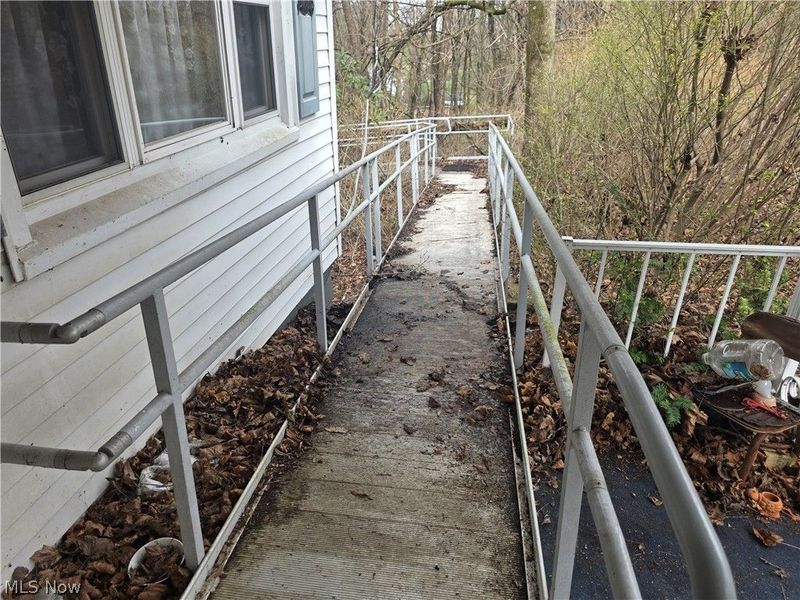 2031 Pickering Street, East Liverpool, OH 43920 Photo 7