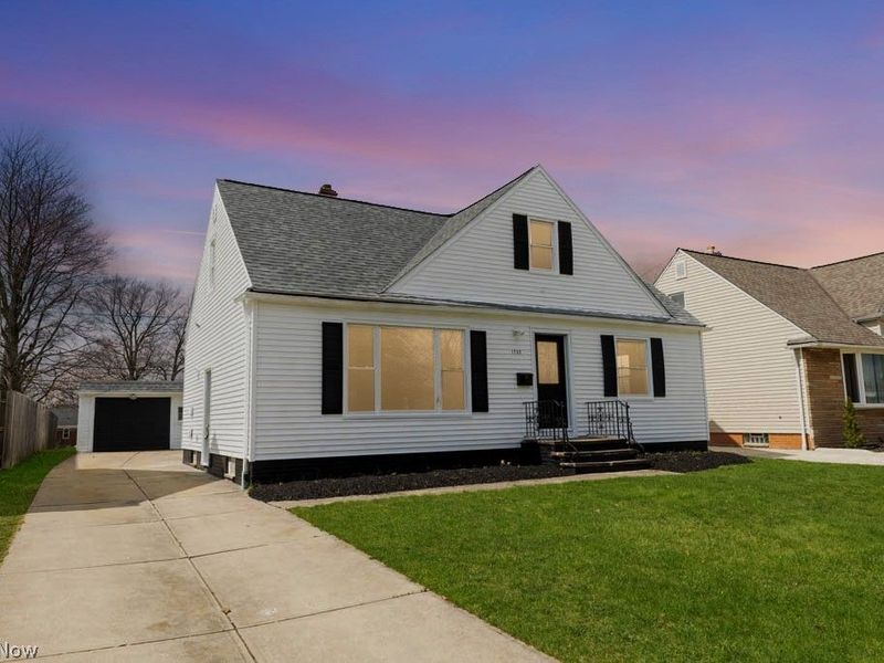 1722 Hawthorne Drive, Mayfield Heights, OH 44124 Photo 1