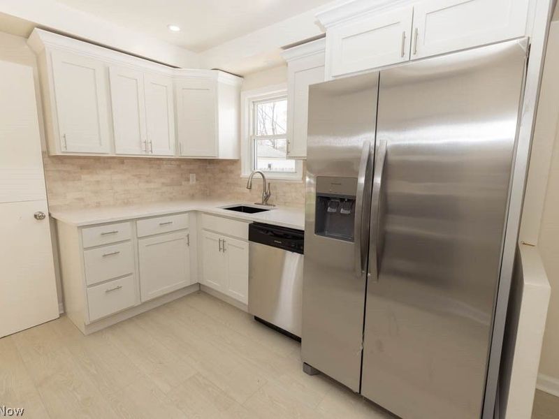 1722 Hawthorne Drive, Mayfield Heights, OH 44124 Photo 10