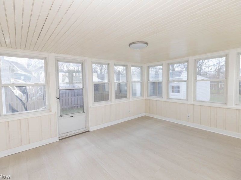 1722 Hawthorne Drive, Mayfield Heights, OH 44124 Photo 11