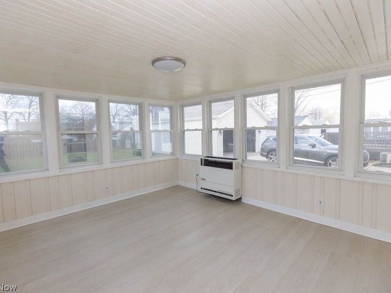 1722 Hawthorne Drive, Mayfield Heights, OH 44124 Photo 12