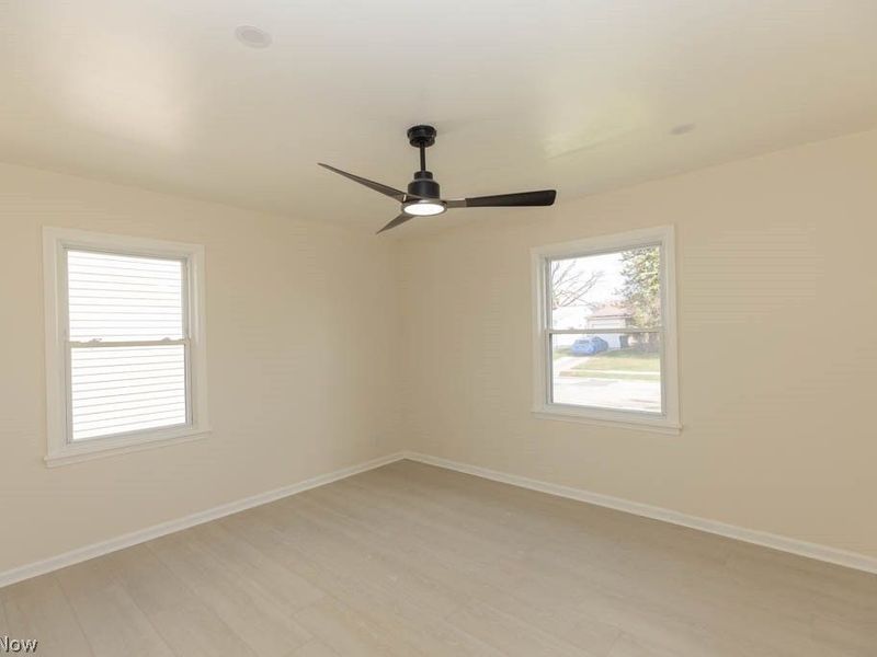 1722 Hawthorne Drive, Mayfield Heights, OH 44124 Photo 13