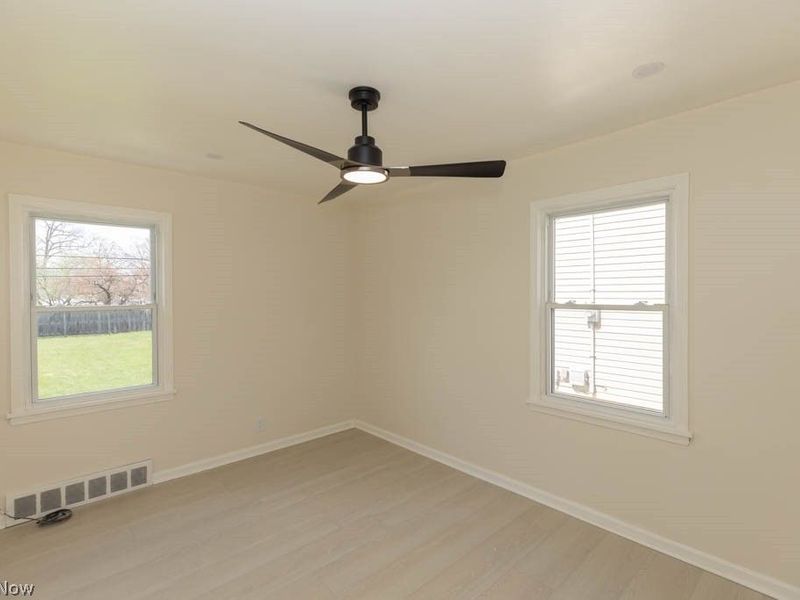 1722 Hawthorne Drive, Mayfield Heights, OH 44124 Photo 14