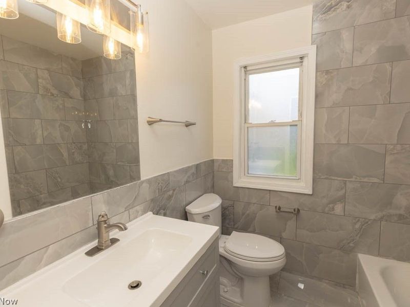 1722 Hawthorne Drive, Mayfield Heights, OH 44124 Photo 15