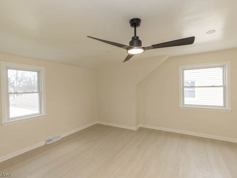 1722 Hawthorne Drive, Mayfield Heights, OH 44124 Photo 17