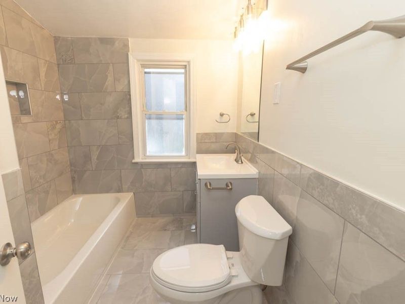 1722 Hawthorne Drive, Mayfield Heights, OH 44124 Photo 19