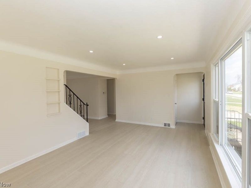 1722 Hawthorne Drive, Mayfield Heights, OH 44124 Photo 4