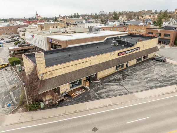 549 W Washington AVENUE, West Bend, WI 53095