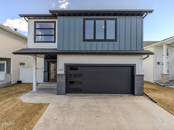 5537 LOU ANN Street , Grand Forks, ND 58201