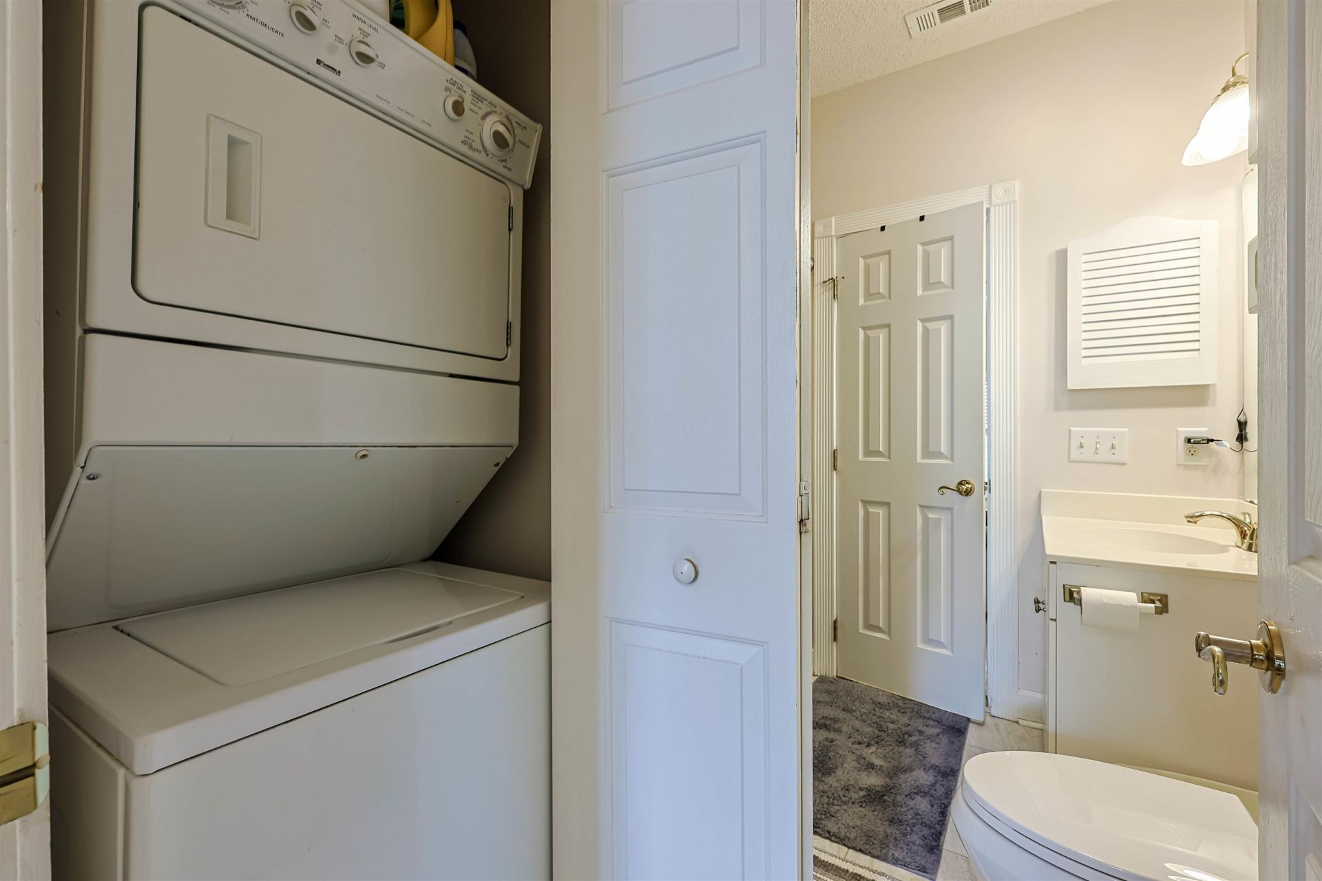 695 Riverwalk Dr. Photo 13