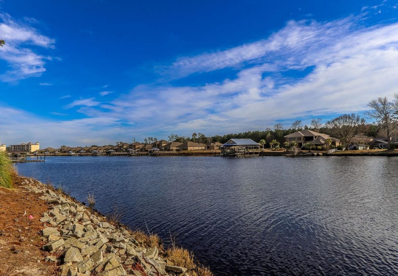 695 Riverwalk Dr. Photo 24