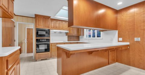 61 Saratoga Cir, Sacramento, CA 95864 Photo