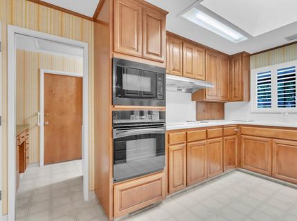 61 Saratoga Cir, Sacramento, CA 95864 Photo