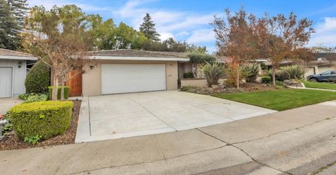 61 Saratoga Cir, Sacramento, CA 95864 Photo