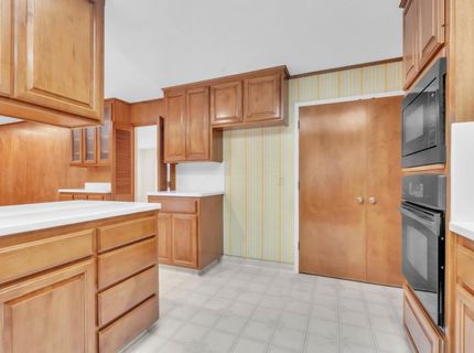 61 Saratoga Cir, Sacramento, CA 95864 Photo