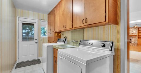 61 Saratoga Cir, Sacramento, CA 95864 Photo