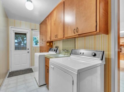 61 Saratoga Cir, Sacramento, CA 95864 Photo