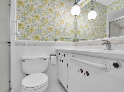 61 Saratoga Cir, Sacramento, CA 95864 Photo