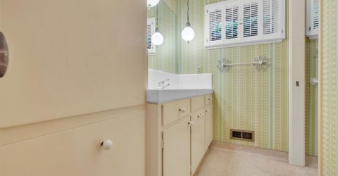 61 Saratoga Cir, Sacramento, CA 95864 Photo