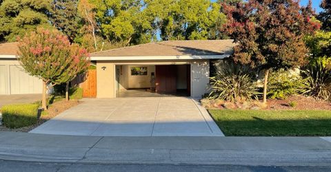 61 Saratoga Cir, Sacramento, CA 95864 Photo