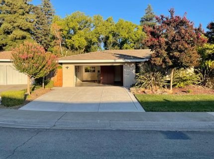 61 Saratoga Cir, Sacramento, CA 95864 Photo