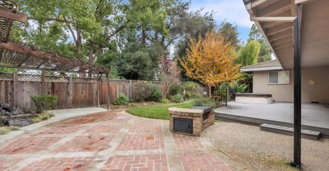 61 Saratoga Cir, Sacramento, CA 95864 Photo