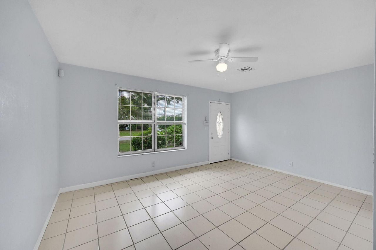 1645 W 31st Street, Riviera Beach, FL 33404 Photo