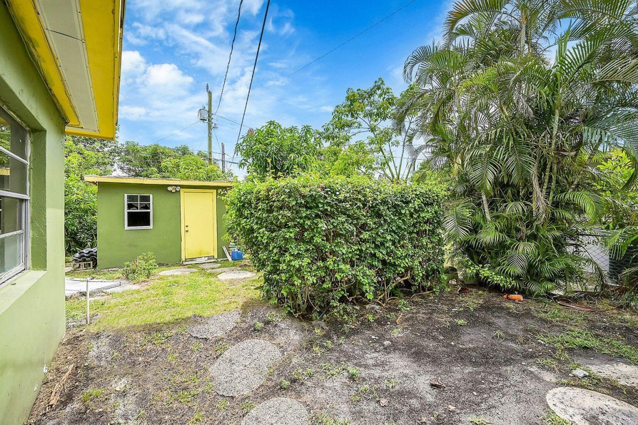 1645 W 31st Street, Riviera Beach, FL 33404 Photo