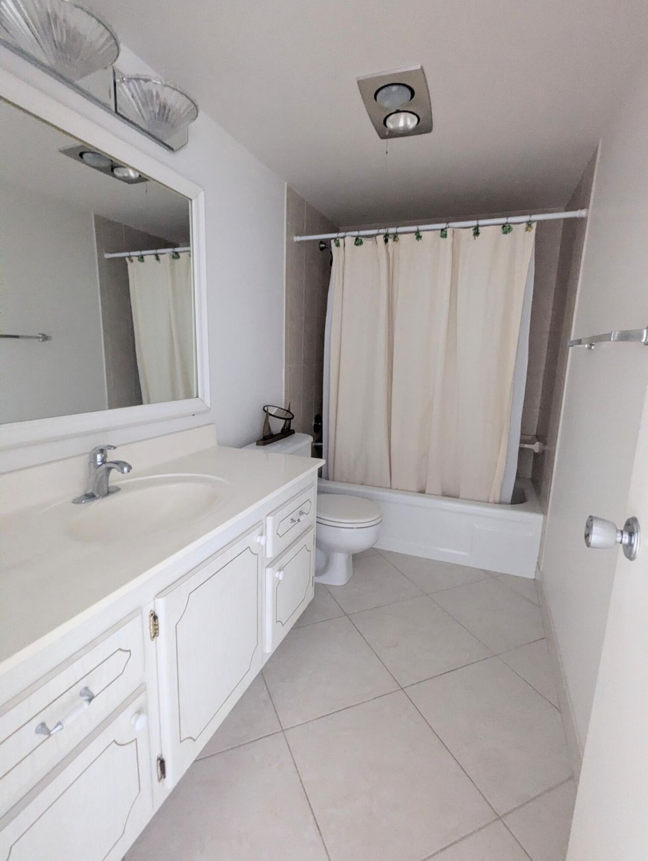 222 Somerset L, West Palm Beach, FL 33417 Photo