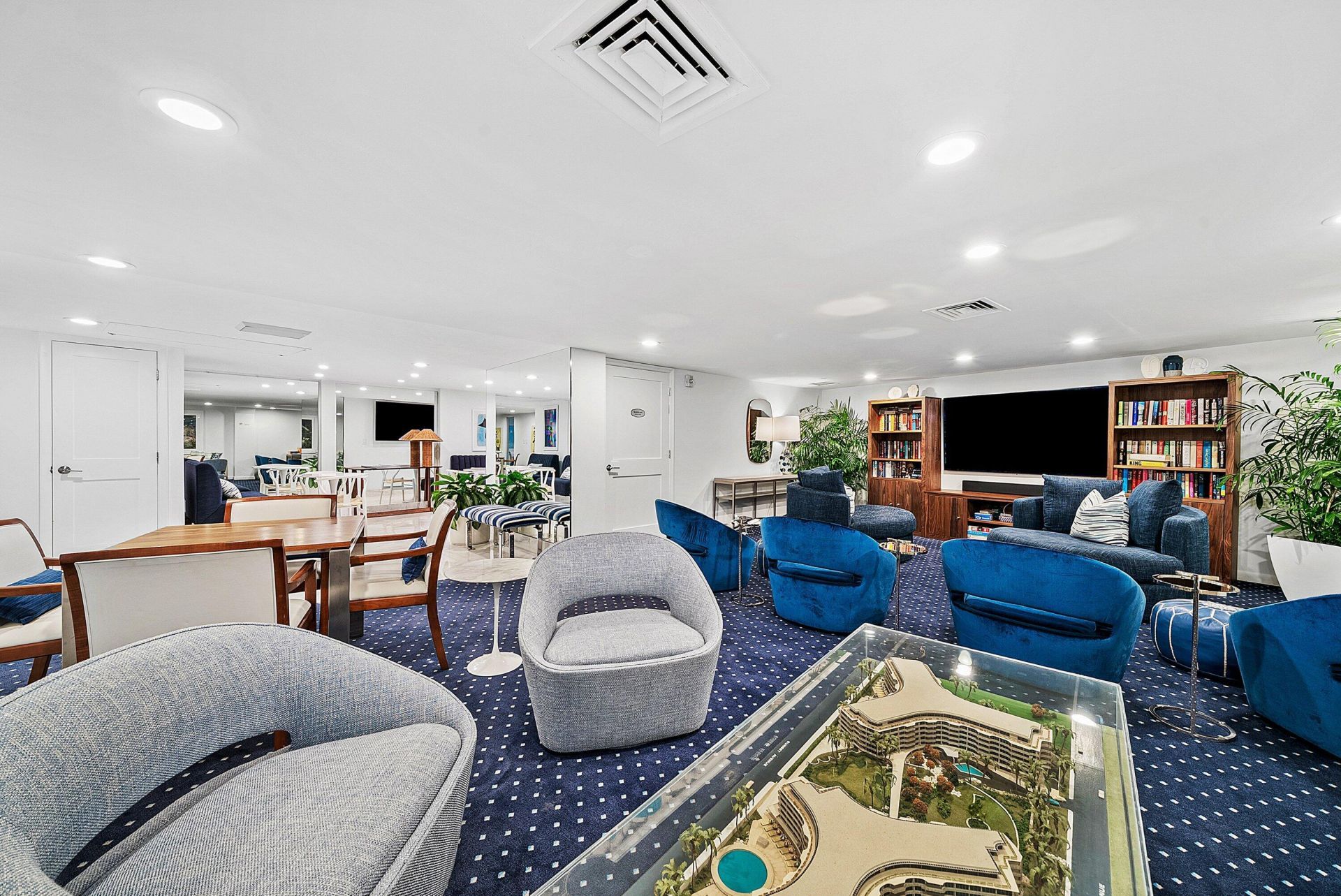 100 Sunrise Avenue, Unit 404, Palm Beach, FL 33480 Photo