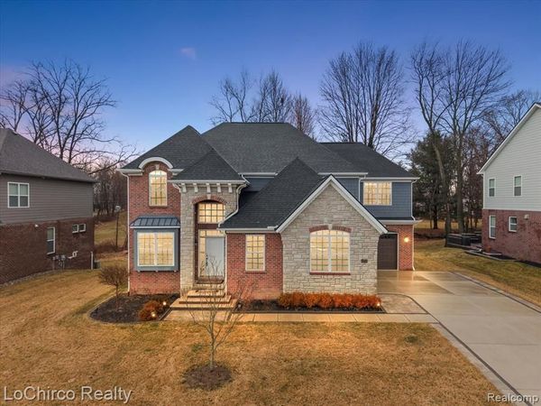 43722 Bolingbrooke Lane, Novi, MI 48377