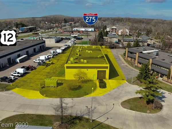 3760 Commerce Court , Wayne, MI 48184