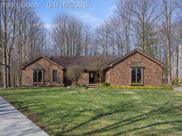 6482 Denton Court, Troy, MI 48098