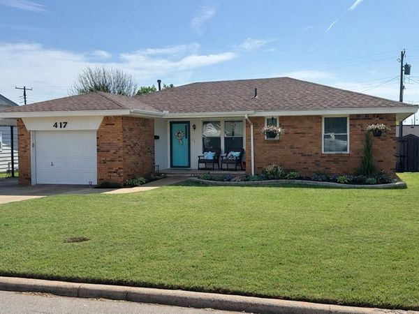 417 S 24th Street, Clinton, OK 73601