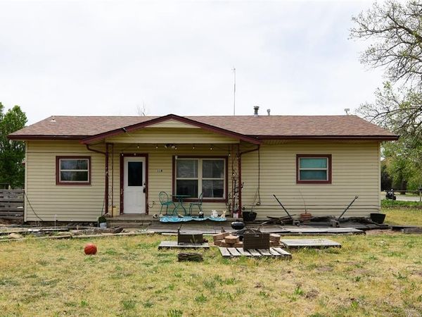 121 W 3rd Street, Fargo, OK 73840