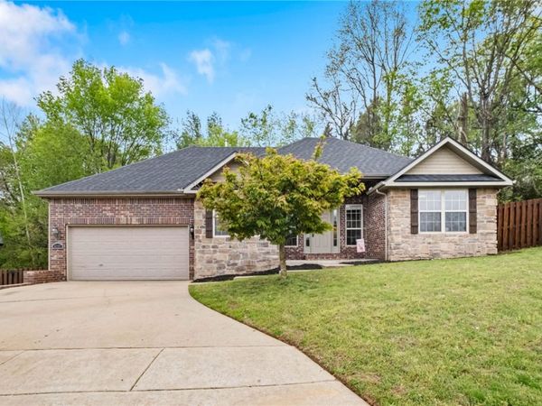5097 W Ridgebury Place, Fayetteville, AR 72704