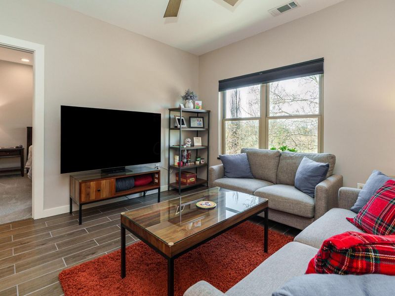 53 Buttles Avenue , Columbus, OH 43215 Photo 12