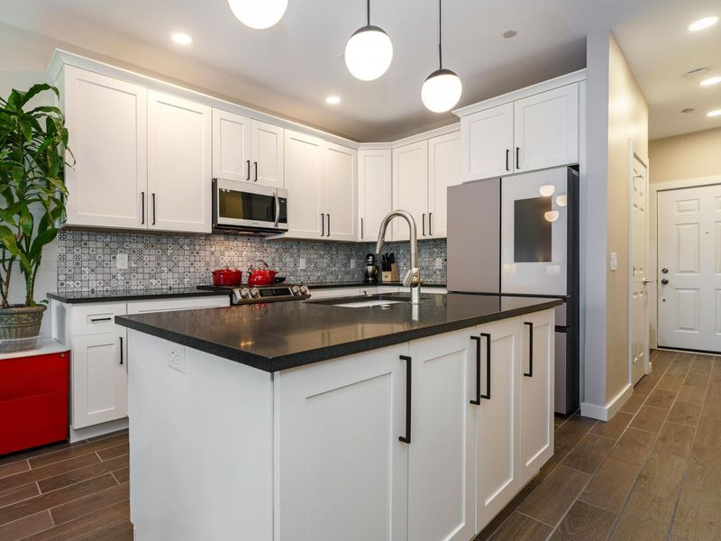 53 Buttles Avenue , Columbus, OH 43215 Photo 6