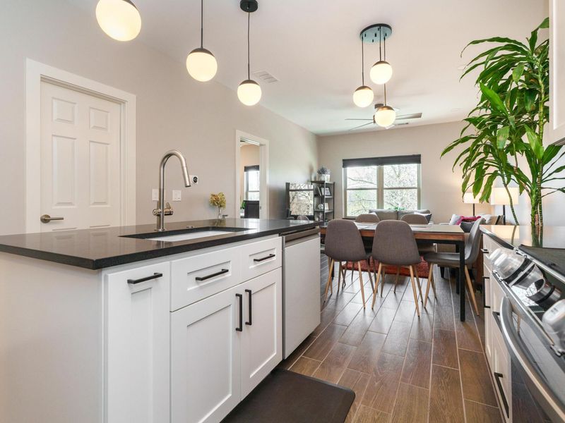 53 Buttles Avenue , Columbus, OH 43215 Photo 9