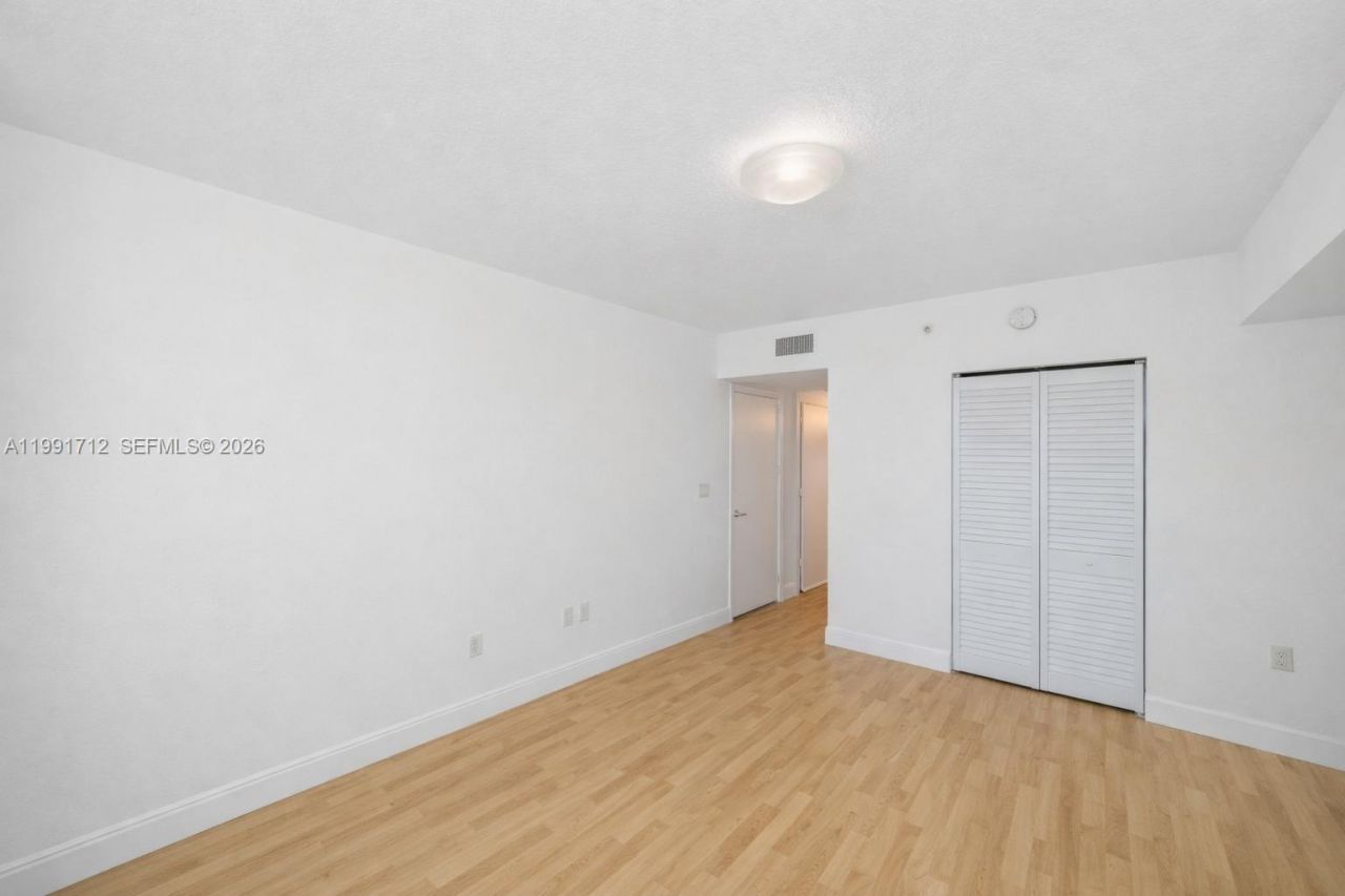 31 SE 5th St, Unit 2604, Miami, FL 33131 Photo