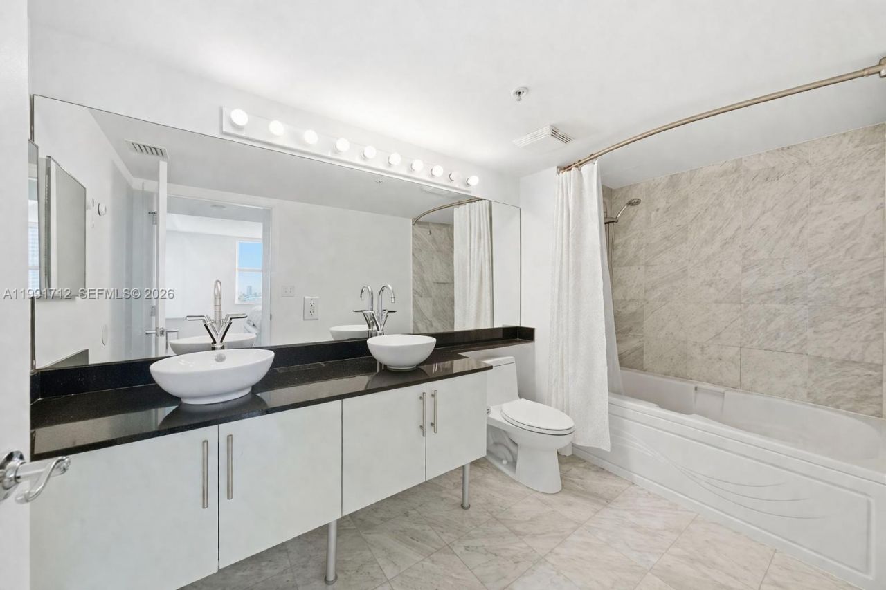 31 SE 5th St, Unit 2604, Miami, FL 33131 Photo