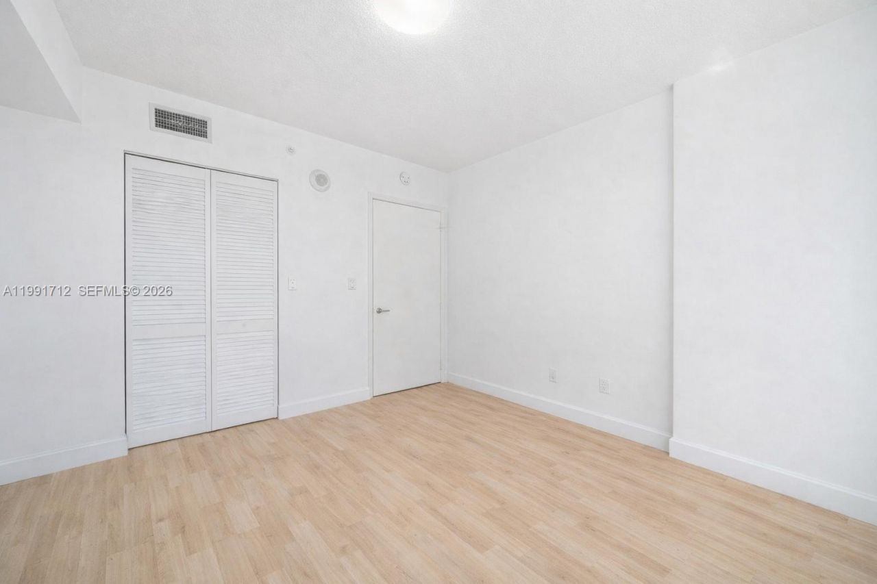 31 SE 5th St, Unit 2604, Miami, FL 33131 Photo